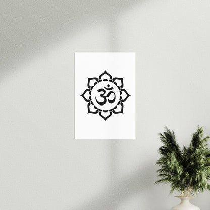Aum Black & White